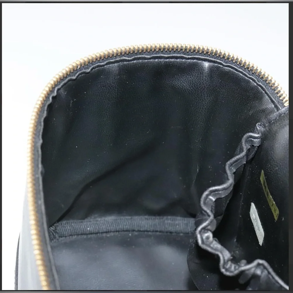 CHANEL CC Logo Grained Calfskin Cosmetics Vanity Hand Bag - Picture 14 of 16